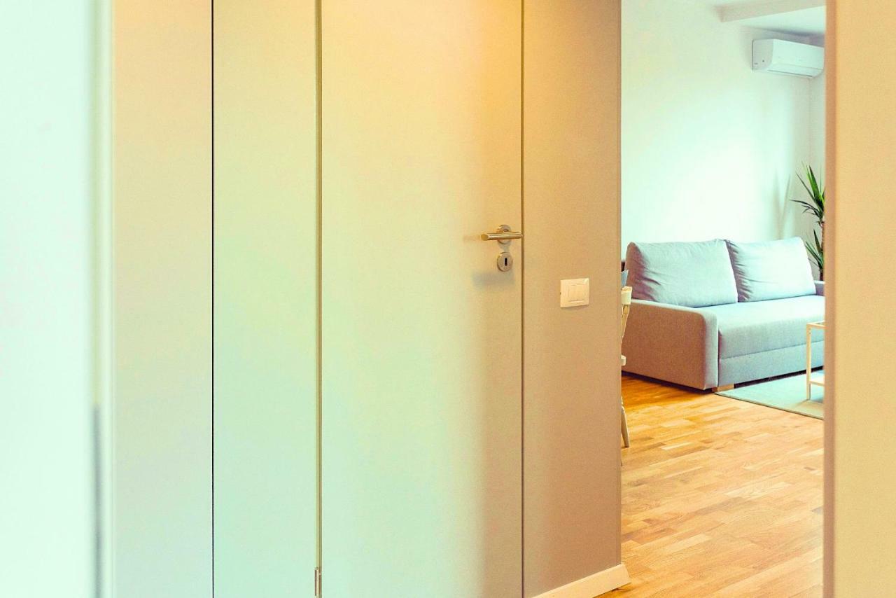 Old Town Riverview Apartment بوخارست المظهر الخارجي الصورة
